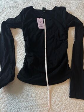 Black Long-Sleeve Women's Top - Classic Scoop Neck